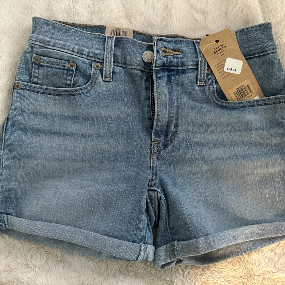 Levi’s Sculpt Shorts